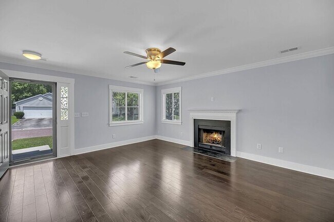 Photo - 2477 Melville Rd