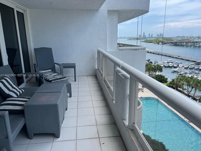 Building Photo - 1717 N Bayshore Dr Unit A-1742