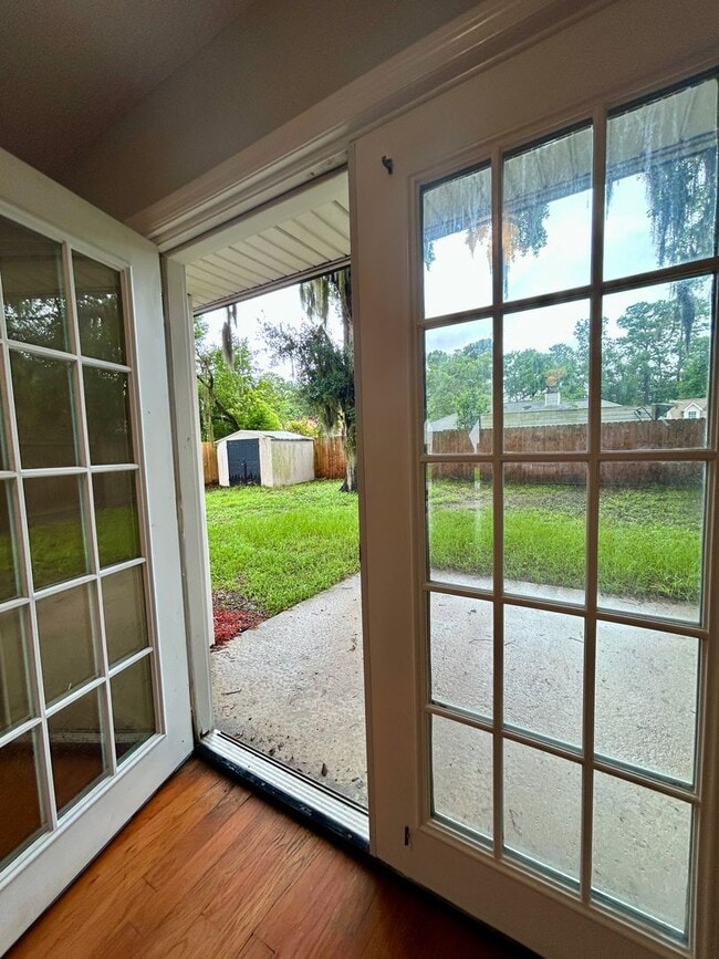 Photo - Newly Remodeled 3 Bedroom, 2 bath home with bonus room in Coffee Bluff Area.