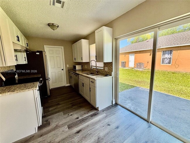 Photo - 504 Blackbird Ln Unidad A