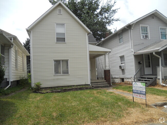 Building Photo - 4 BR House near Hamilton Park