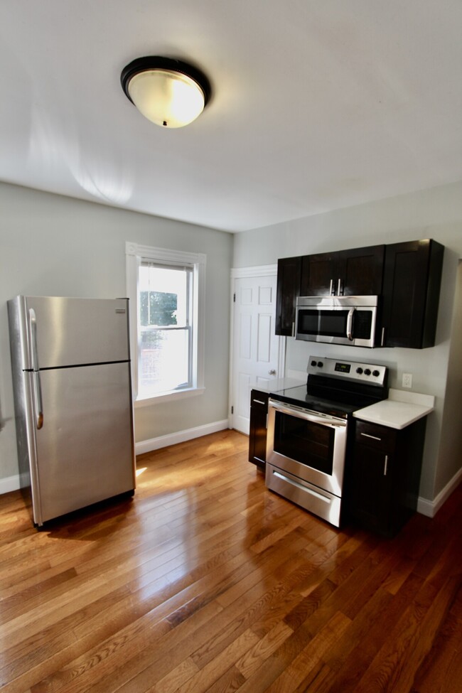 Photo - 35 Sudan St Condominio Unidad 4-bed 4.5-bath