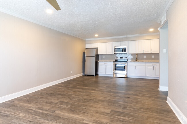 1 BR, 1 BA - Living Room