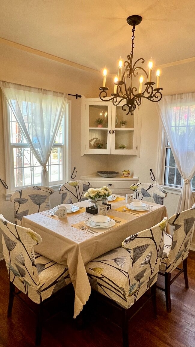 Photo - 212 W McLean St