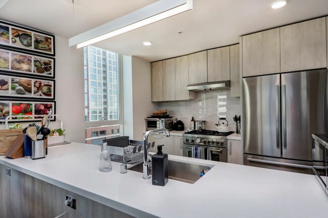 Photo - 188 W St James St Unit 10819