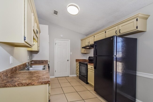 Photo - 7111 Peppermill Ln