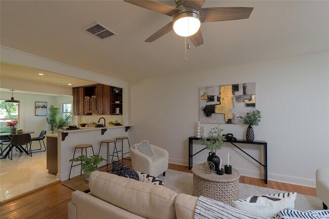 Photo - 1505 Karen Ave