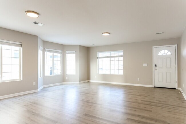 Photo - 5026 Perth Ct