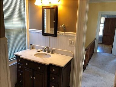Photo - 152 W 7th St
