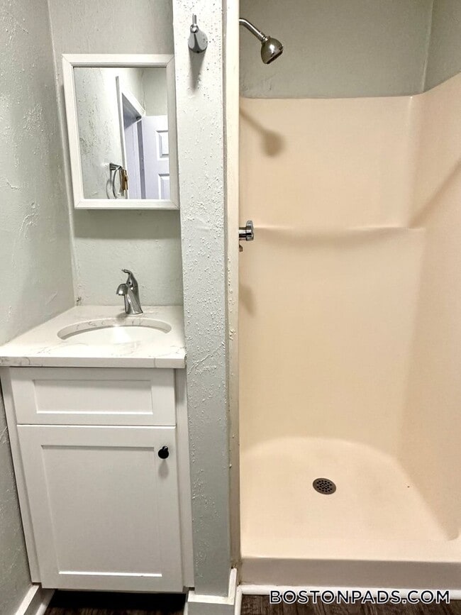 Photo - 76 Franklin St Unit 27