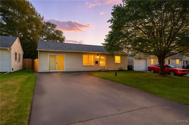 Photo - 122 Frederick Dr