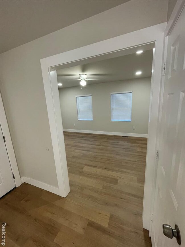 Photo - 4654 Dickerson Ave