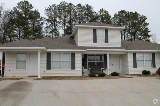 Building Photo - Triplex In Lincoln Rental