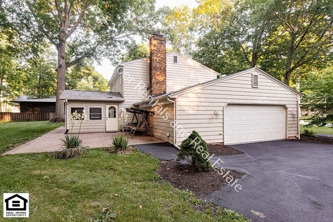 Photo - 9324 Saratoga Rd