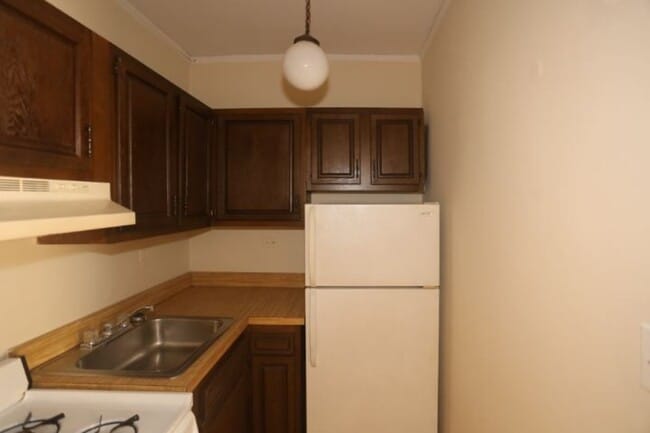 Photo - 833 W Wolfram St Unit J00W