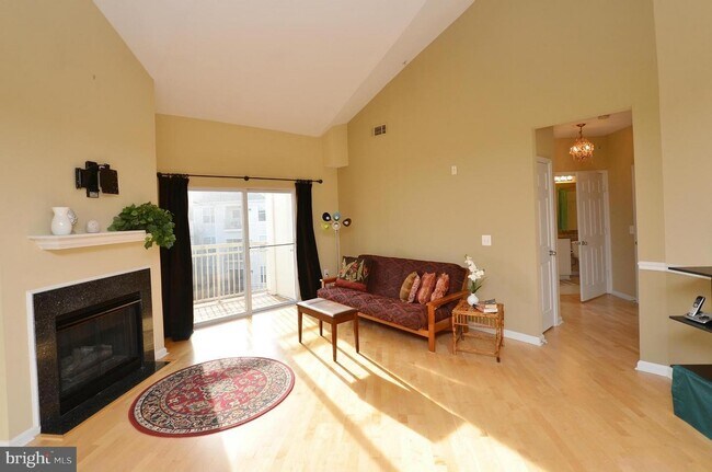 Living Area - 9486 Virginia Center Blvd Unit Marquis  420