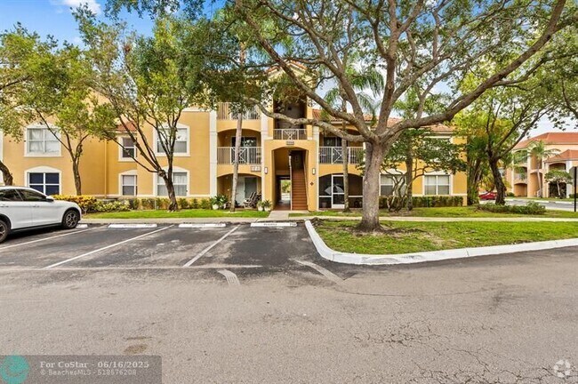 Building Photo - 5550 NW 61st St Unit 526 Rental