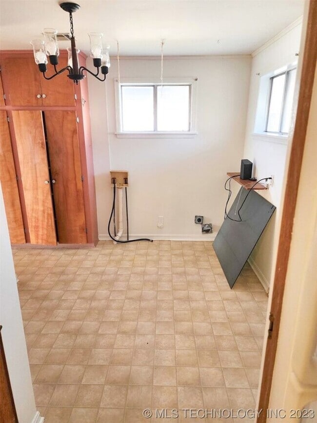 Photo - Quaint and Refreshed Bungalow in Joe Louis Addition