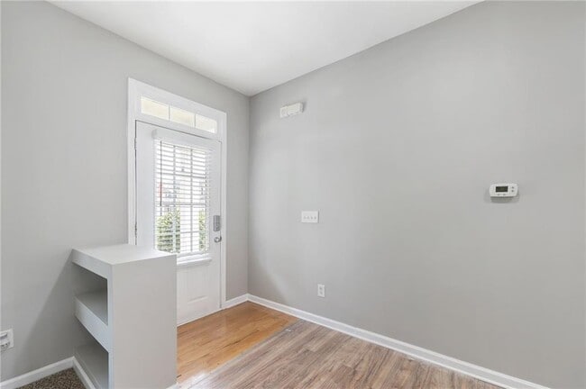 Photo - 544 Georgia Way