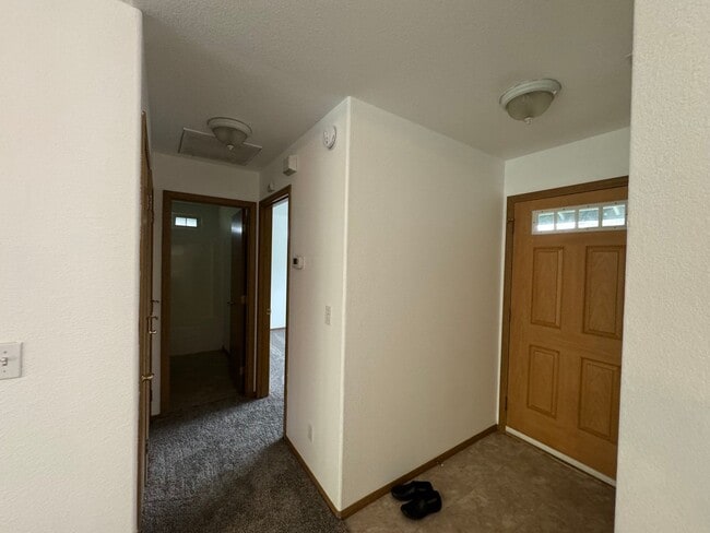 Photo - 2 bedroom 2 bathroom Roseburg Duplex