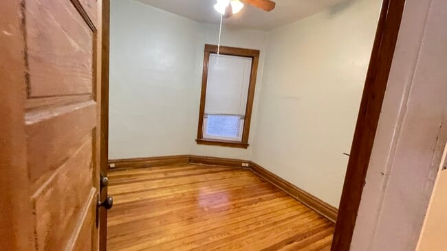 bedroom - 3753 N Magnolia Ave Unit 1