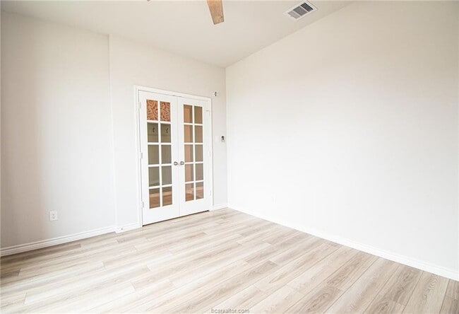 Photo - 6375 Darlington Ave