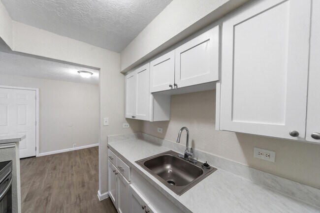 Photo - Rose Garden Apartments
