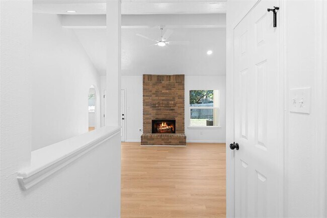 Photo - 16307 Essex Cove