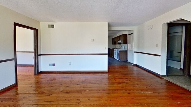 Photo - Third-Floor Apartment