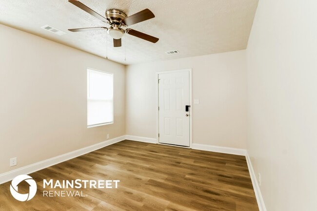 Photo - 3818 Bank St