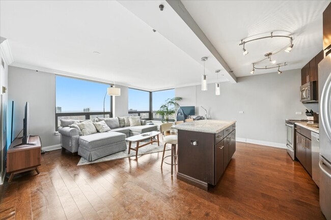 Photo - 440 N Wabash Ave