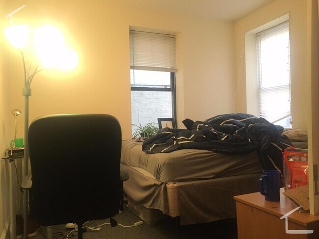 Photo - 823 Beacon St