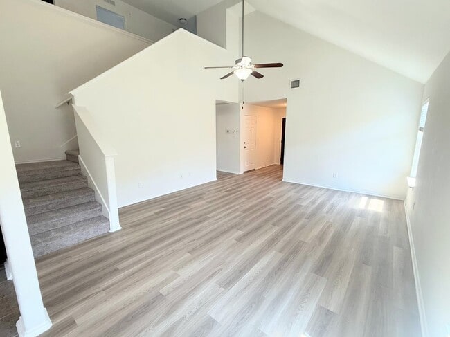 236 Falcon Ln
