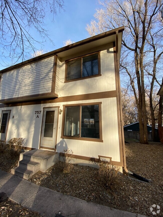 Building Photo - 757 Alexander Rd Rental