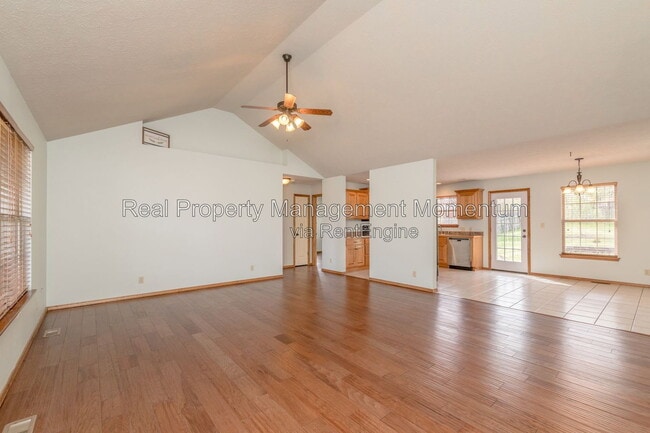 Photo - 732 E Gallup Hill Rd