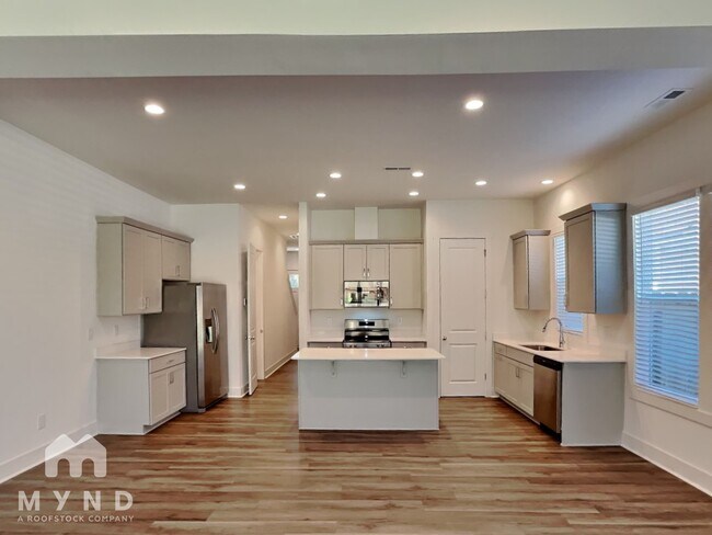 Photo - 2836 Willow St