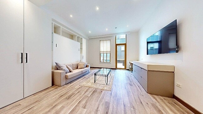 Building Photo - Broad Street