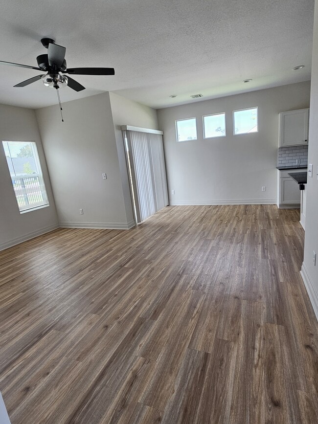 Photo - 1812 E Village Estates Dr
