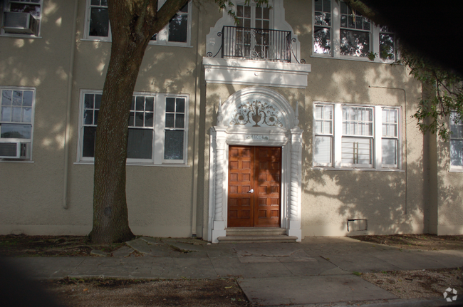 Building Photo - 800 N Olympia St Rental