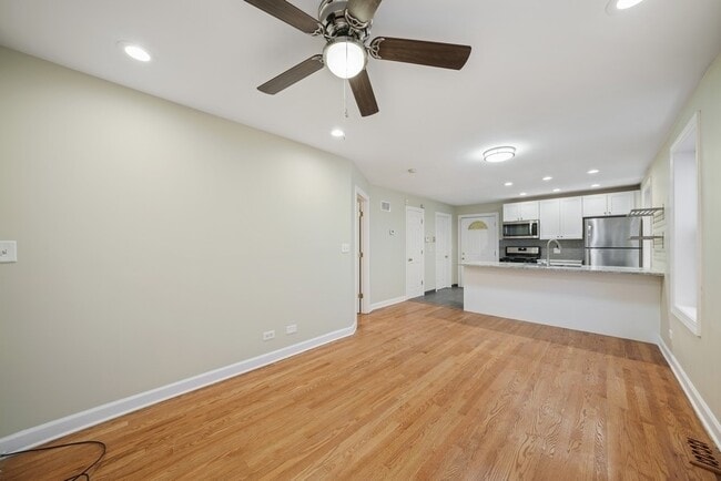 Photo - 1548 N Honore St Unit 1R