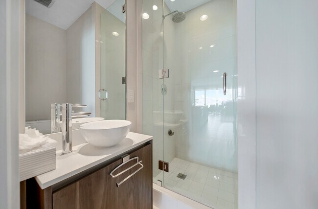 Photo - 480 NE 31st Unit 1402