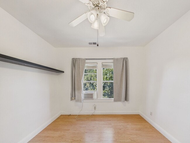 Photo - 6321 Outlook Ave