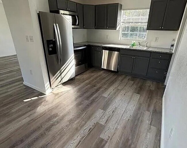 Photo - 1619 Chatsworth St
