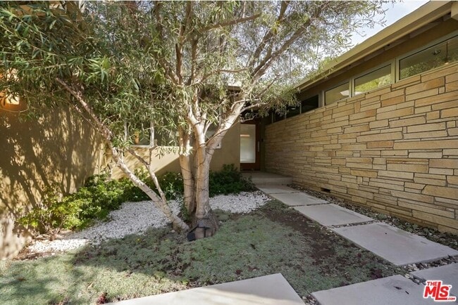 Photo - 1700 San Ysidro Dr