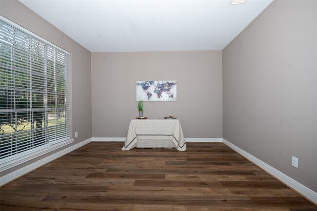 Photo - 15510 Park Estates Ln