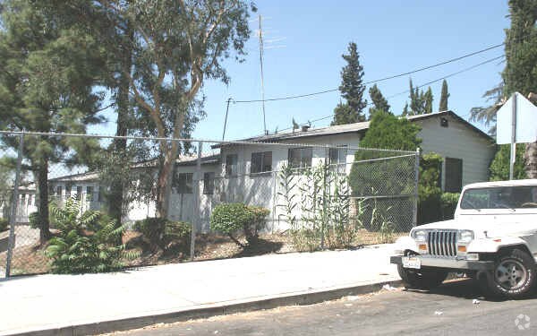Photo - 10165-10165 Silverton Ave