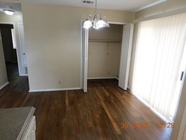 Photo - 5212 Meadow Field