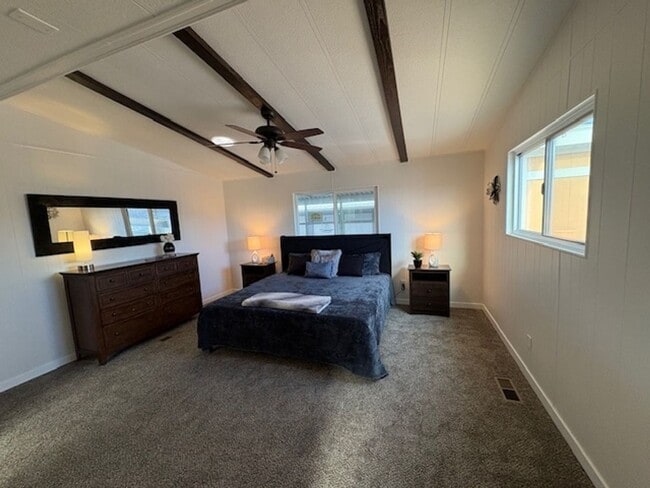 Photo - 230 E Riverfront Dr