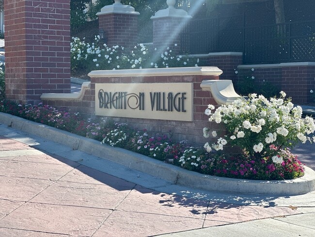 Building Photo - MAMA8 Unit MAMA8