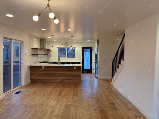 Photo - Find a piece of serenity in Historic Old Bend! (Unfurnished)